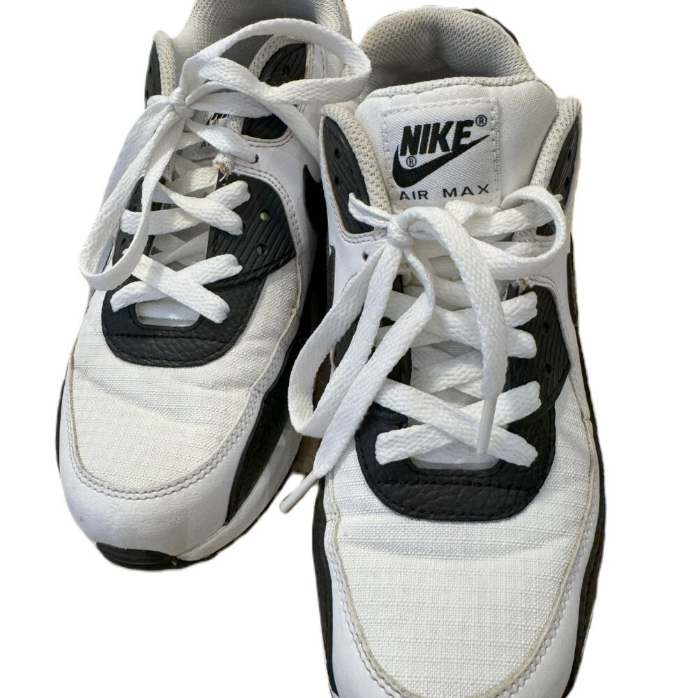 Nike Women's Black and White Sneakers - Picture 4 of 5